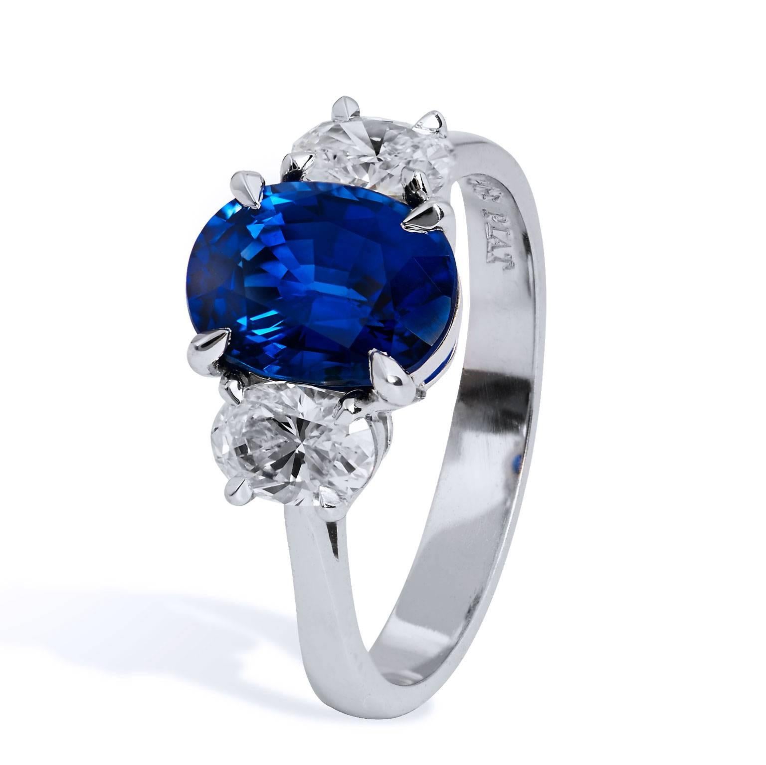GIA Certified 2.60 Carat Oval Blue Sapphire and Diamond 3 Stone Platinum Ring  In New Condition In Miami, FL