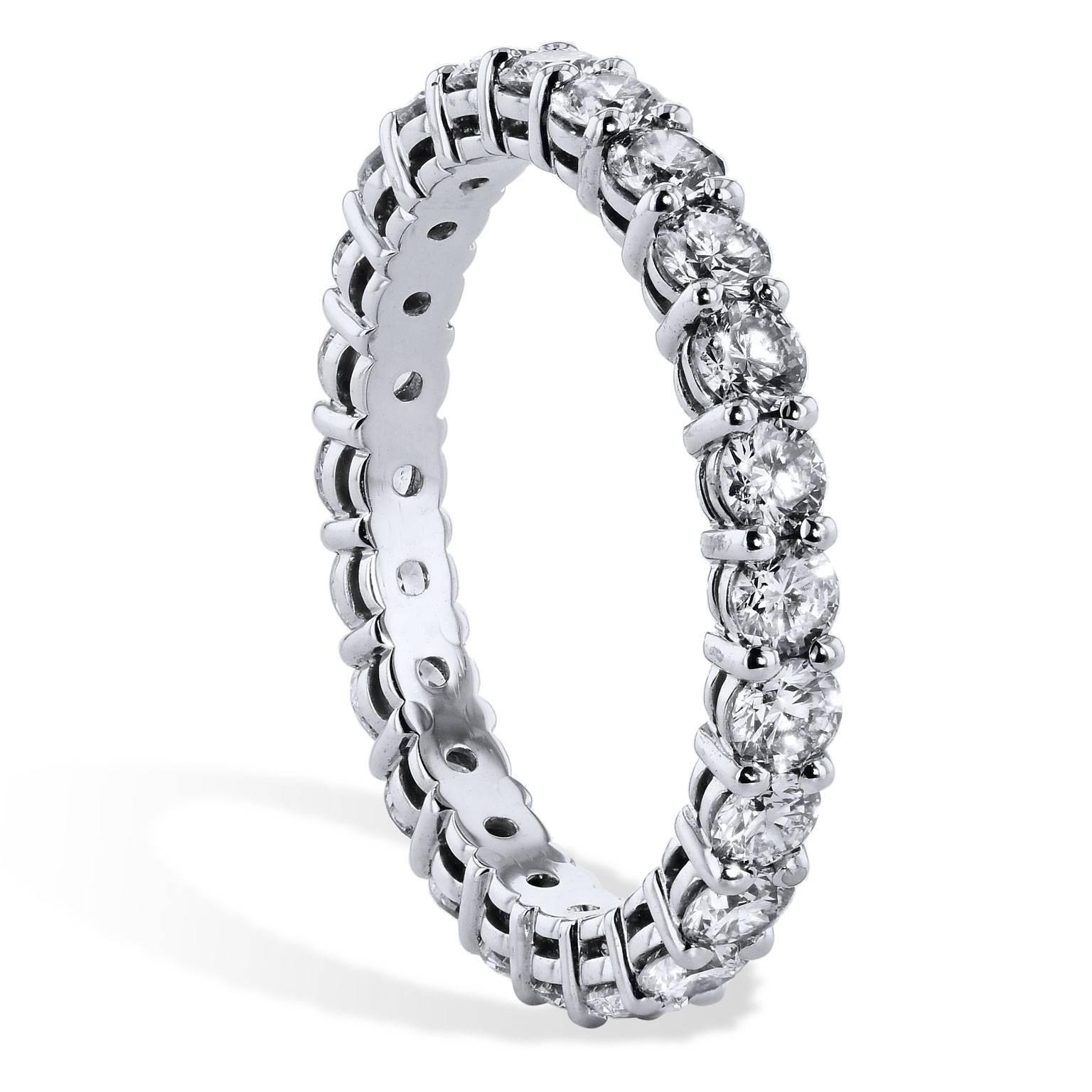 3.00 Carat Round Brilliant Cut  Diamond Shared Prong Eternity Band 

This stunning platinum eternity band features eighteen diamonds with shared prongs.
This ring has a total weight of 3.00 carat (D/E/SI).

Size 5.5