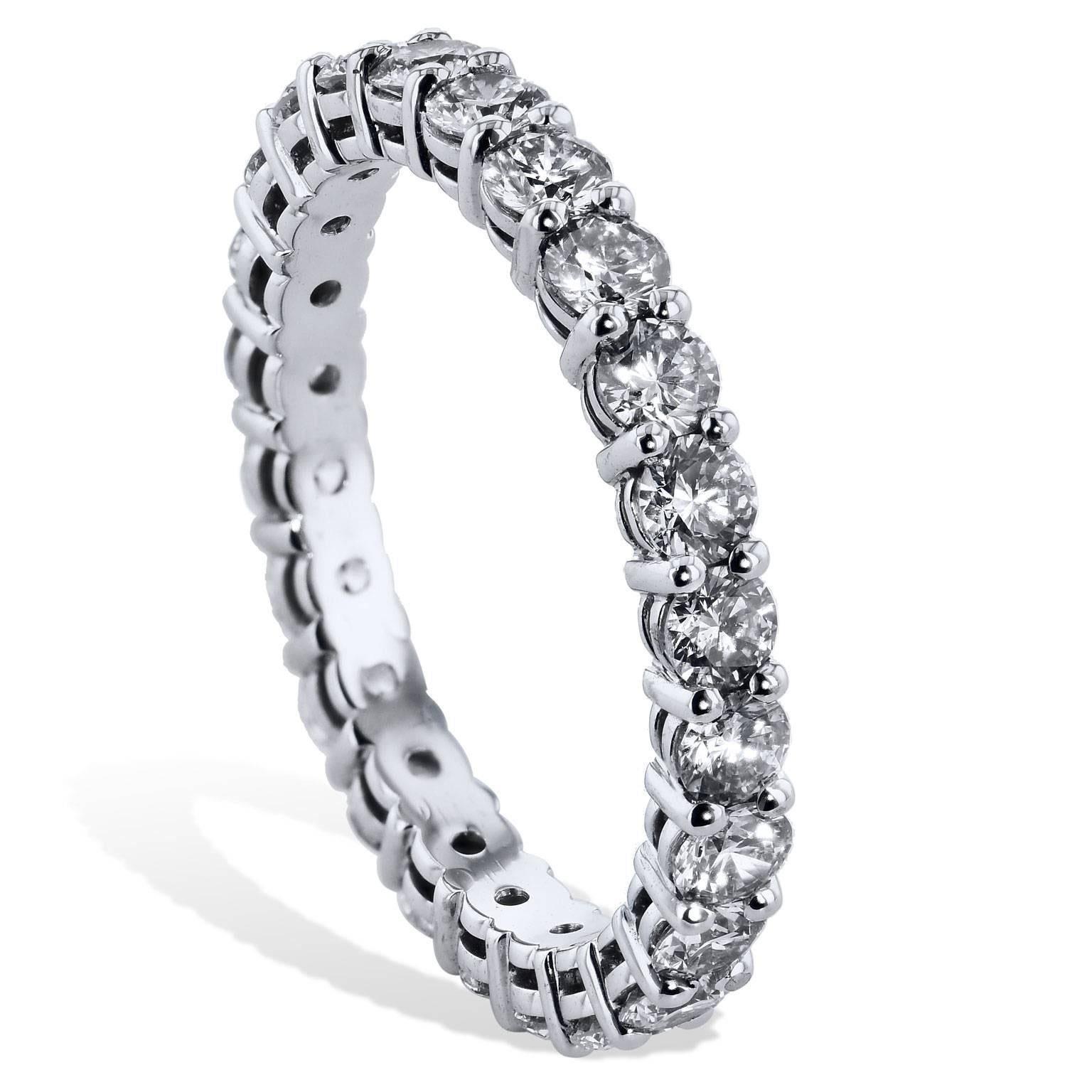3.00 Carat Round Brilliant Cut  Diamond Shared Prong Eternity Band 5.5 In New Condition For Sale In Miami, FL