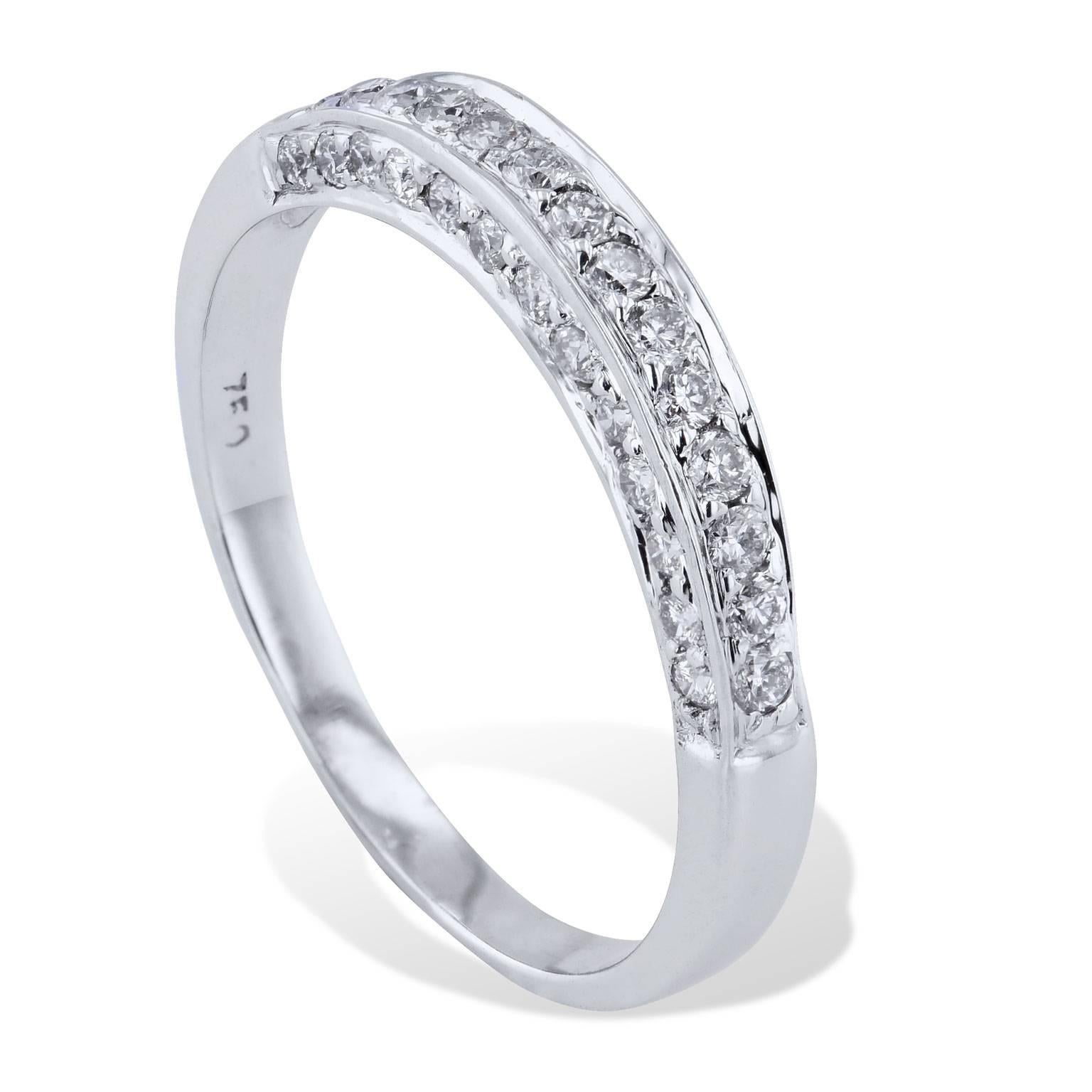 Estate 0.40 Carat Diamond Band Ring in 18 Karat White Gold In Excellent Condition In Miami, FL