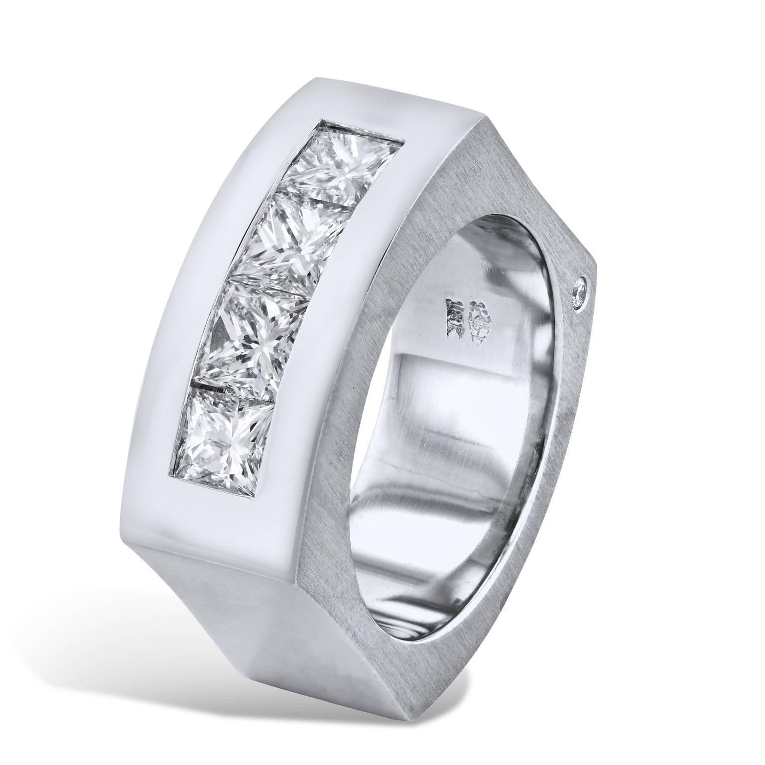 GIA Certified 2.86 Carats of Princess Cut Diamonds in White Gold Men’s Band Ring In New Condition In Miami, FL