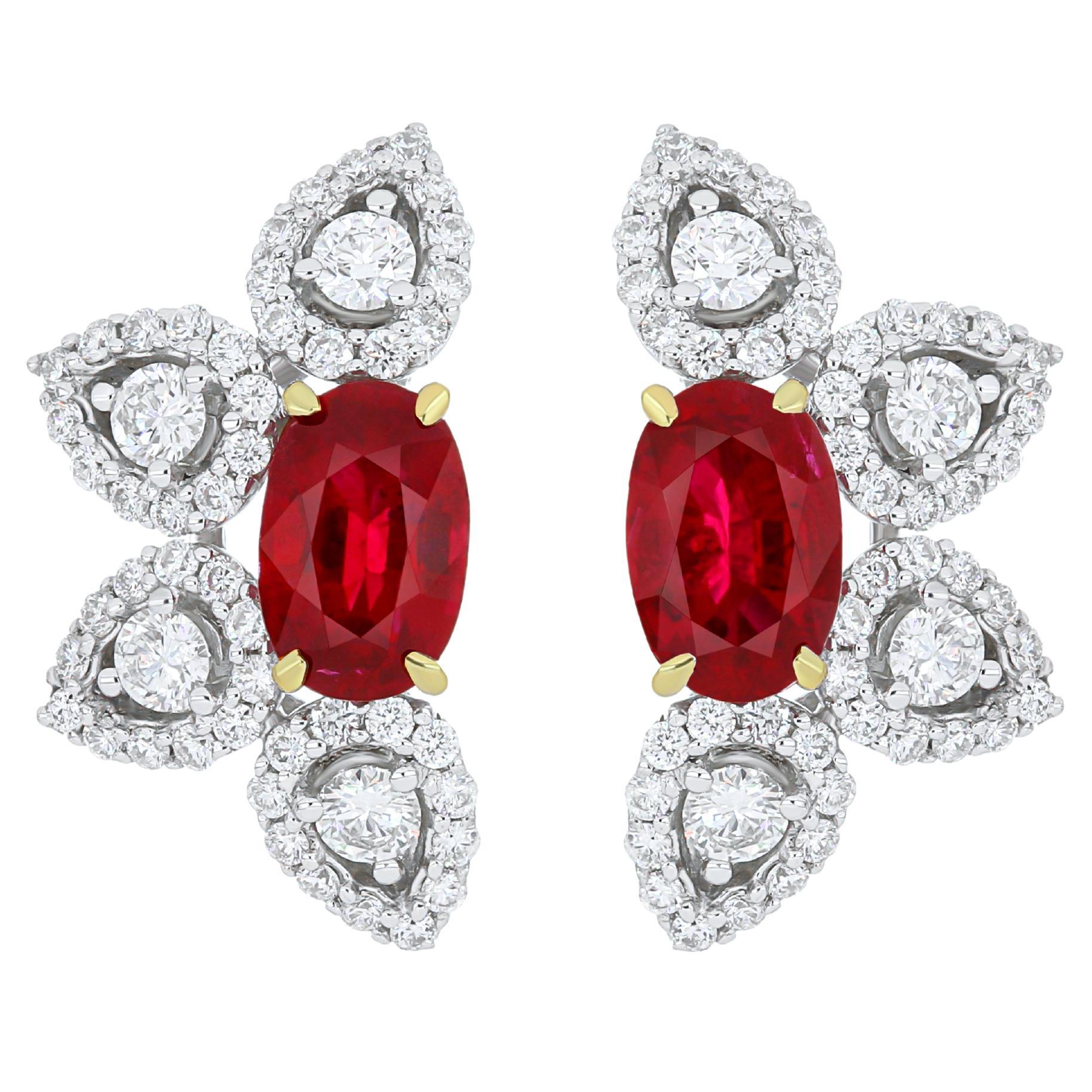 Boucle d'oreille rubis Mozambique et diamant Boucle d'oreille artisanale en or blanc 18 carats en vente