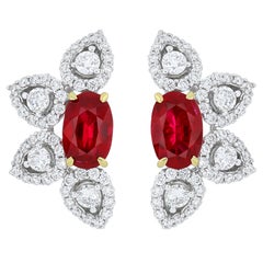 Pendiente de rubí de Mozambique y diamante Pendiente artesanal de oro blanco de 18 quilates