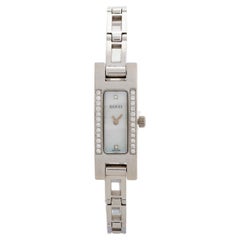Montre-bracelet Gucci réf. 3900L pour femme, acier inoxydable, nacre, diamants, etc.