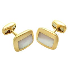 Retro 1980s VAN CLEEF & ARPELS Mother-of-Pearl Inlaid Yellow Gold Cufflinks