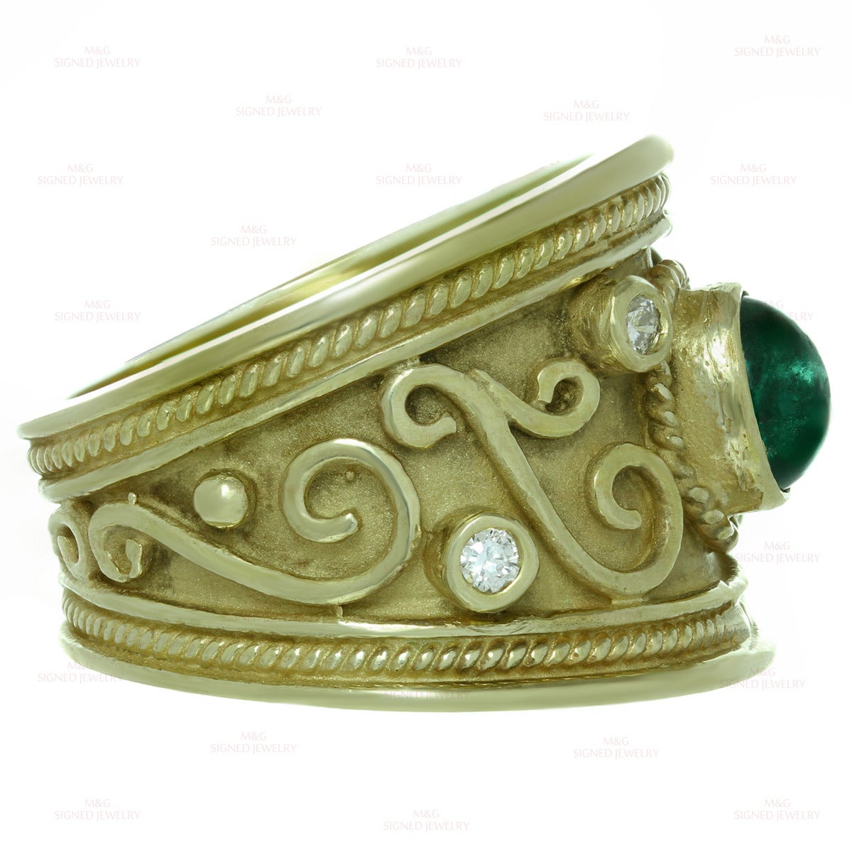 1980s Byzantine Emerald Diamond Yellow Gold Wide Band Ring In Excellent Condition In New York, NY