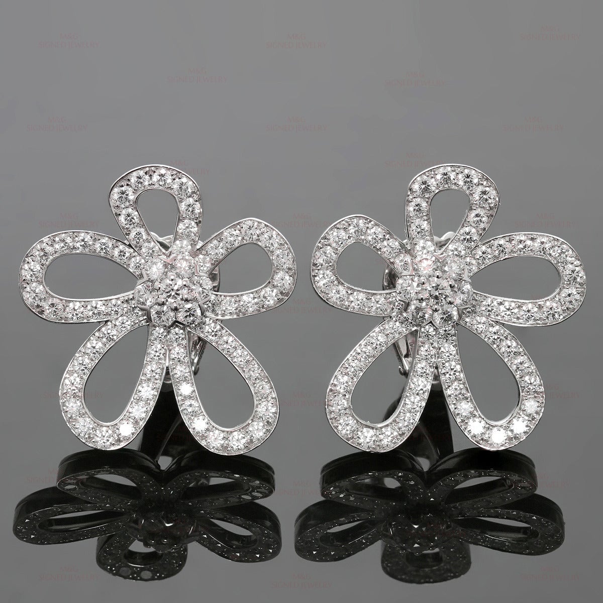 Van Cleef & Arpels Diamond Gold Small Flowerlace Earrings 4