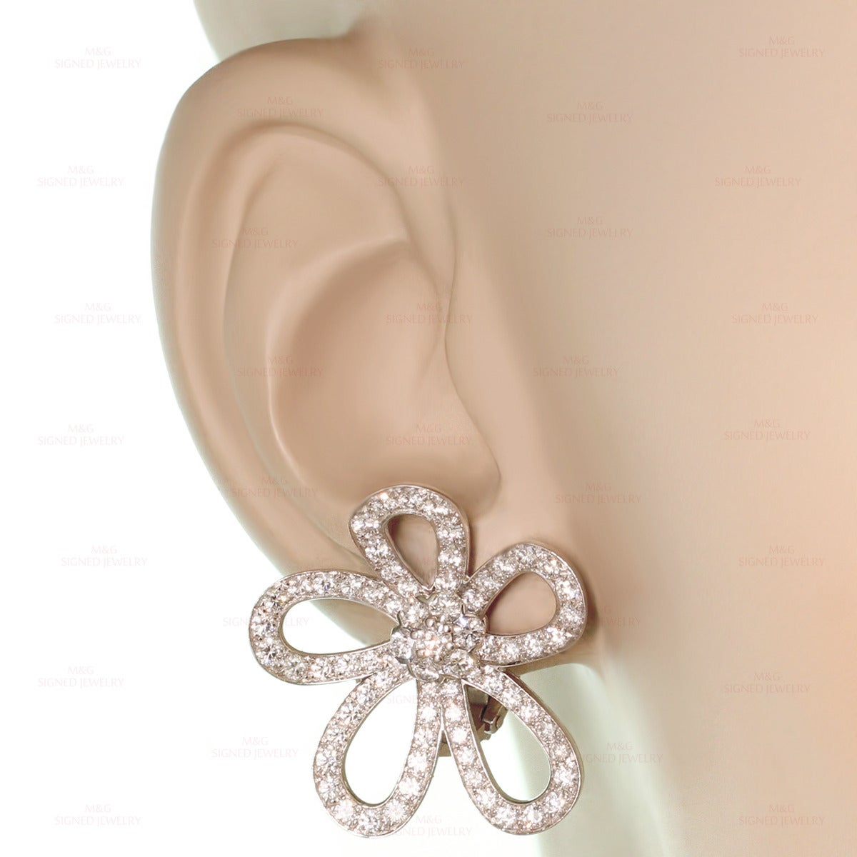 Women's Van Cleef & Arpels Diamond Gold Small Flowerlace Earrings