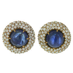 1980s Harry Winston Exquisite Blue Sapphire Diamond Gold Dome Earrings 1