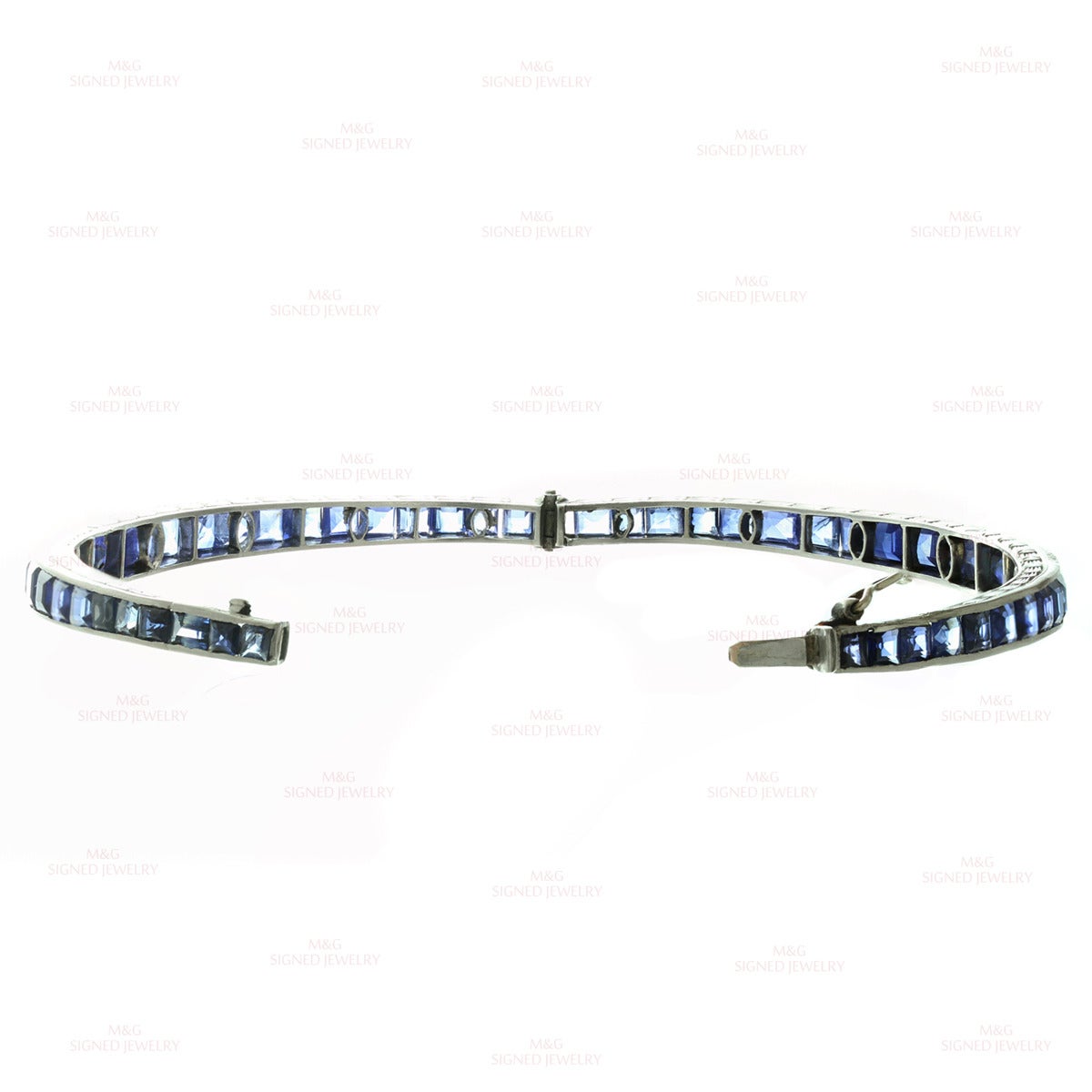 Women's 1930s Van Cleef & Arpels Art Deco Blue Sapphire Platinum Bangle Bracelet