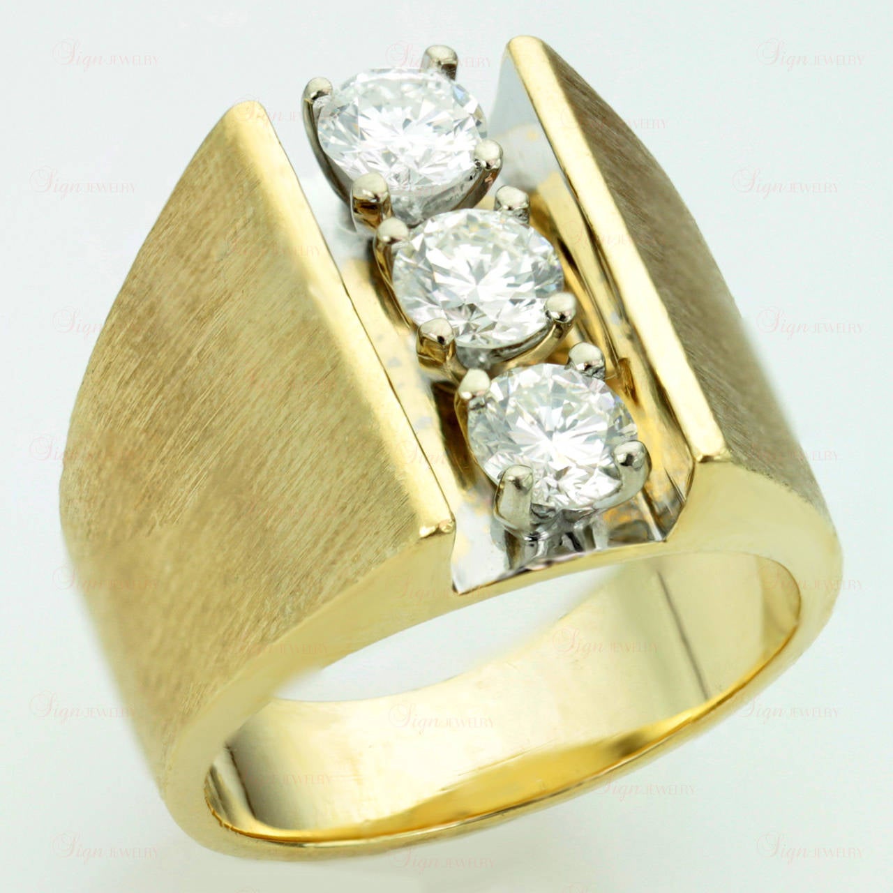 1970s 3Diamond Brushed Yellow Gold Ring For Sale at 1stDibs