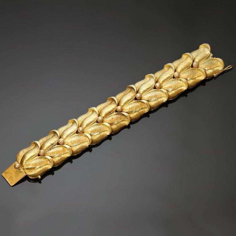 Buccellati Two Color Gold Floral Link Bracelet For Sale at 1stDibs