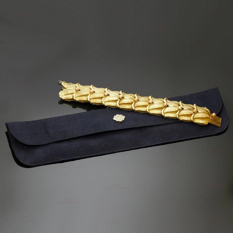 Buccellati Two Color Gold Floral Link Bracelet For Sale at 1stDibs