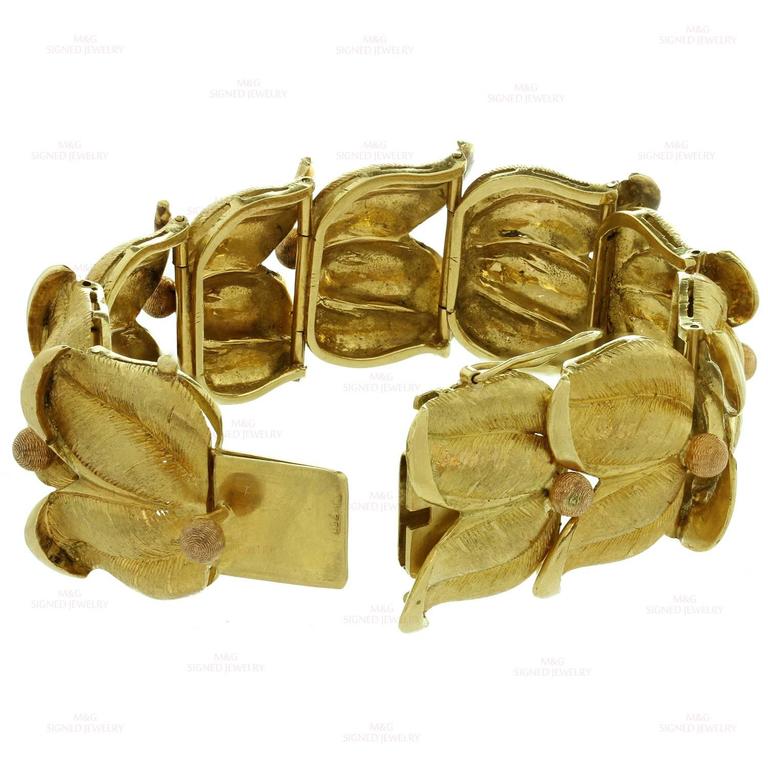 Buccellati Two Color Gold Floral Link Bracelet For Sale at 1stDibs