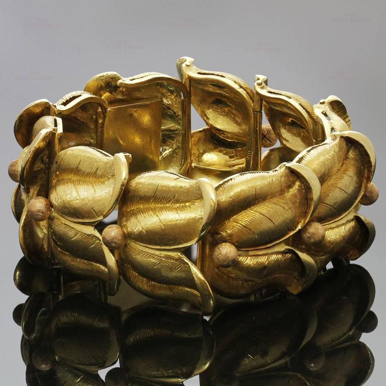 Buccellati Two Color Gold Floral Link Bracelet For Sale at 1stDibs