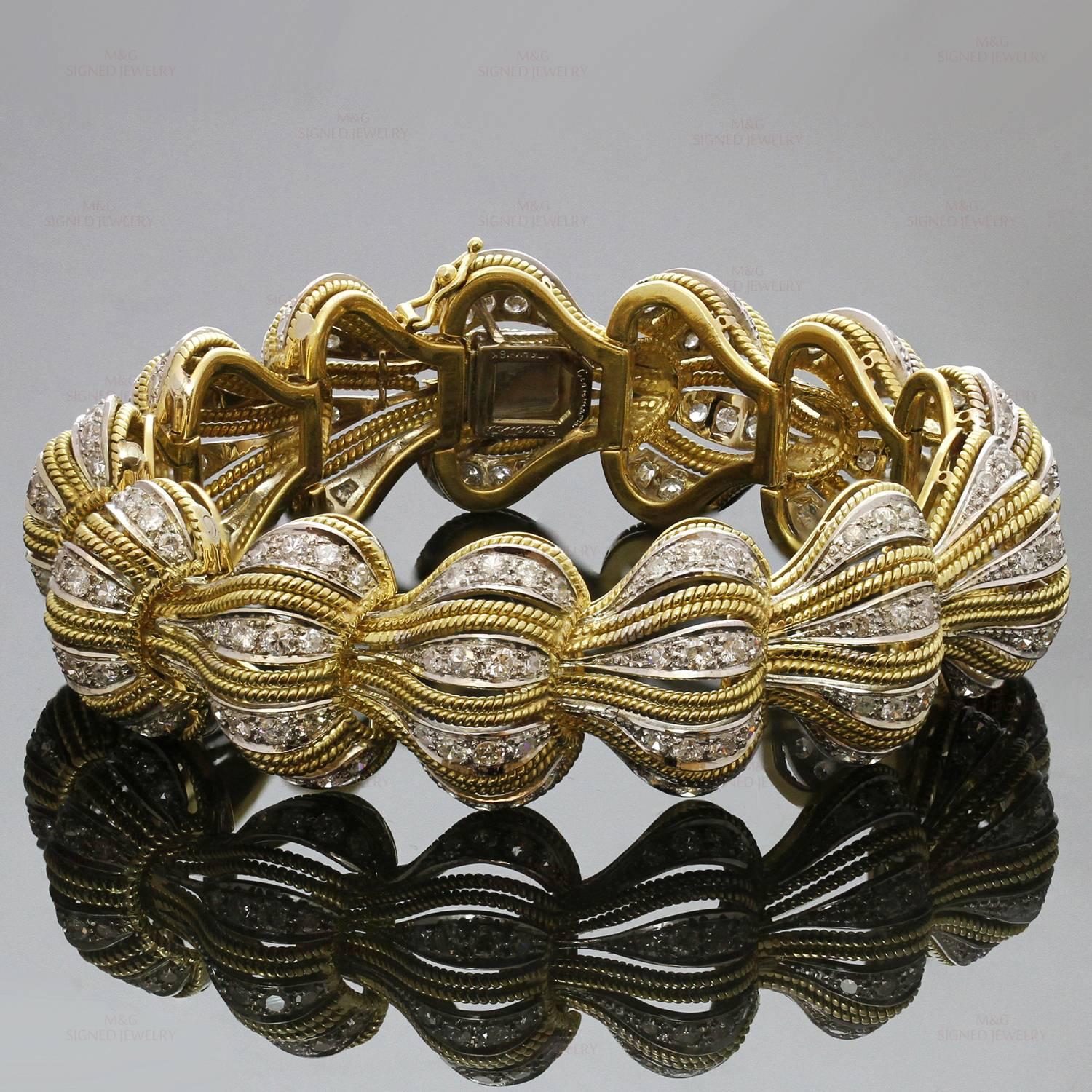 Buccellati Diamond Two Color Gold Link Bracelet In Good Condition In New York, NY