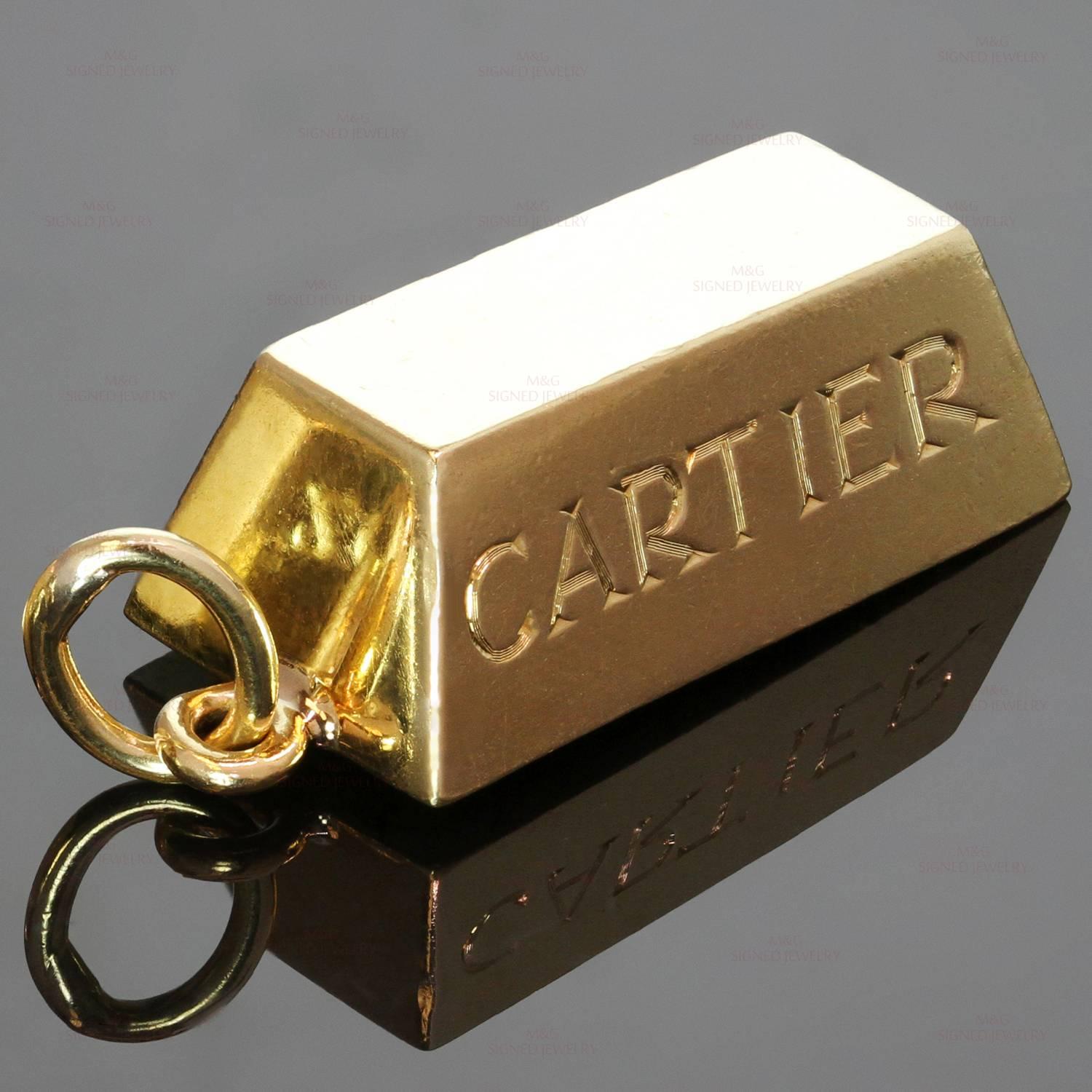 This classic Cartier 1 ounce ingot bar is crafted in solid 18k yellow gold. Made in France circa 1980s. Measurements: 0.51