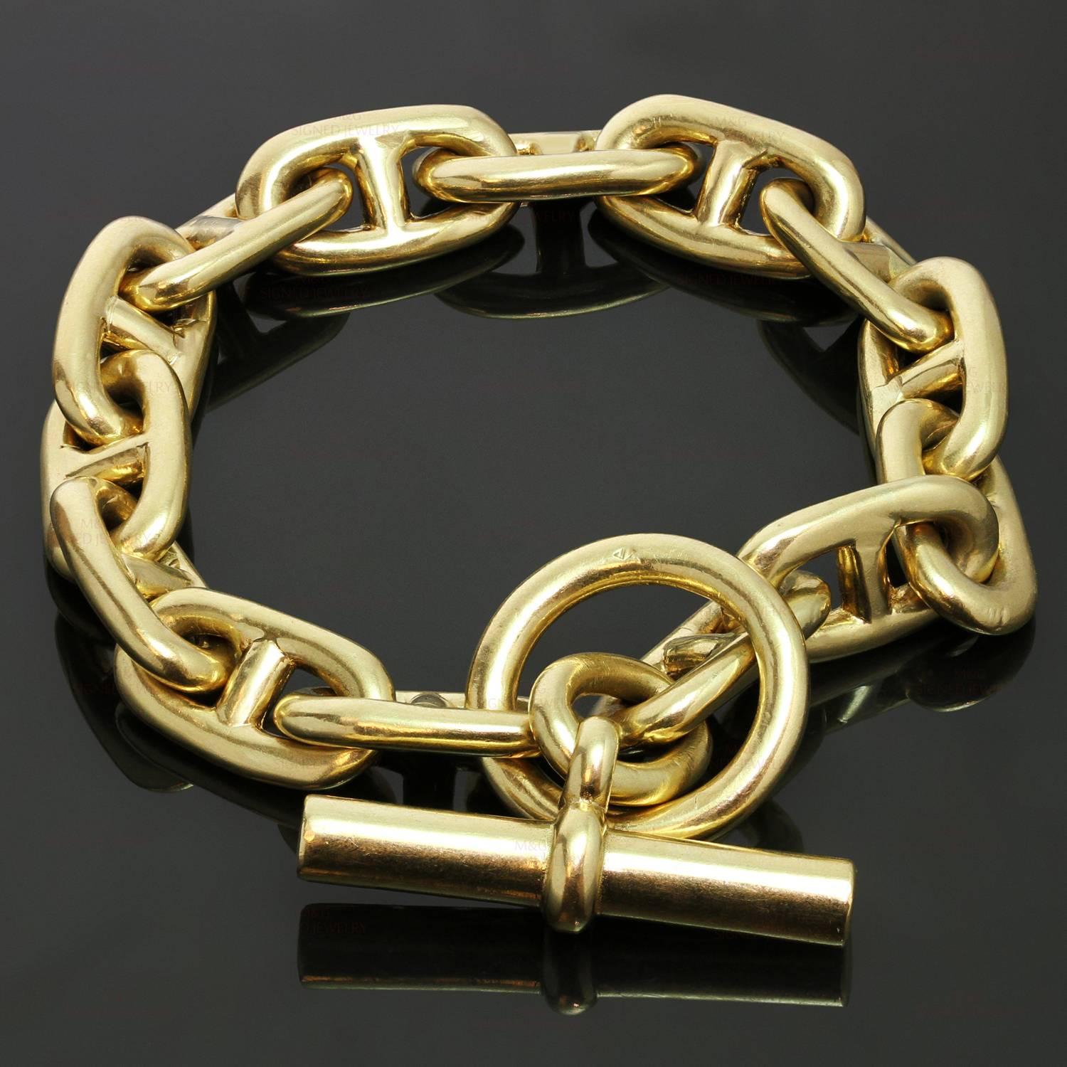 This vintage Hermes bracelet from the iconic Chaîne d'Ancre collection is crafted in 18k yellow gold and signed Hermes Paris. Made in France circa 1980s. Measurements: 0.43