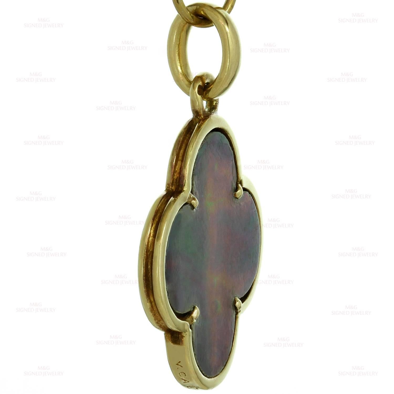 Van Cleef & Arpels Alhambra Grey Mother-Of-Pearl Gold Large Pendant In Excellent Condition In New York, NY
