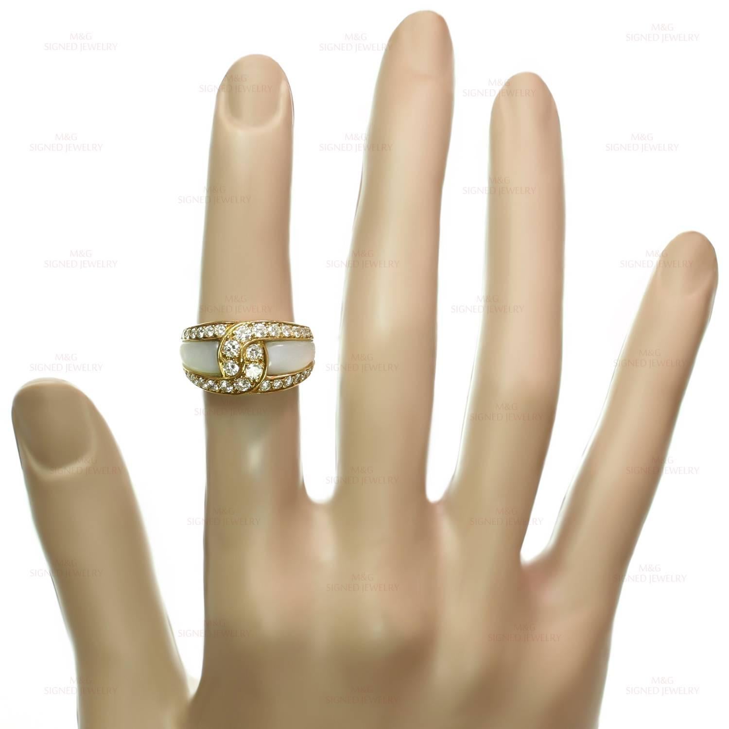 Women's Van Cleef & Arpels Mother of Pearl Diamond Gold Ring