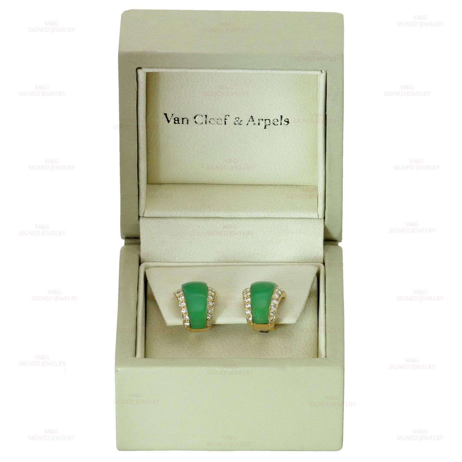 Van Cleef & Arpels Green Chrysoprase Diamond Gold Earrings In Excellent Condition In New York, NY