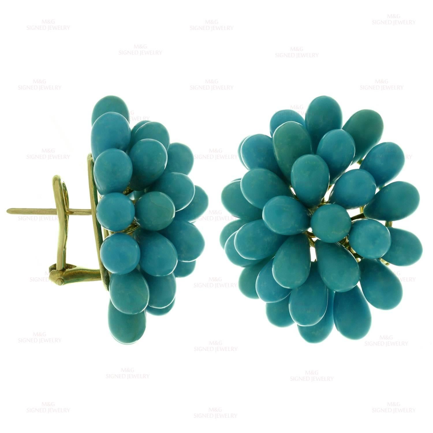 Natural Turquoise Cluster Yellow Gold Earrings In Excellent Condition For Sale In New York, NY