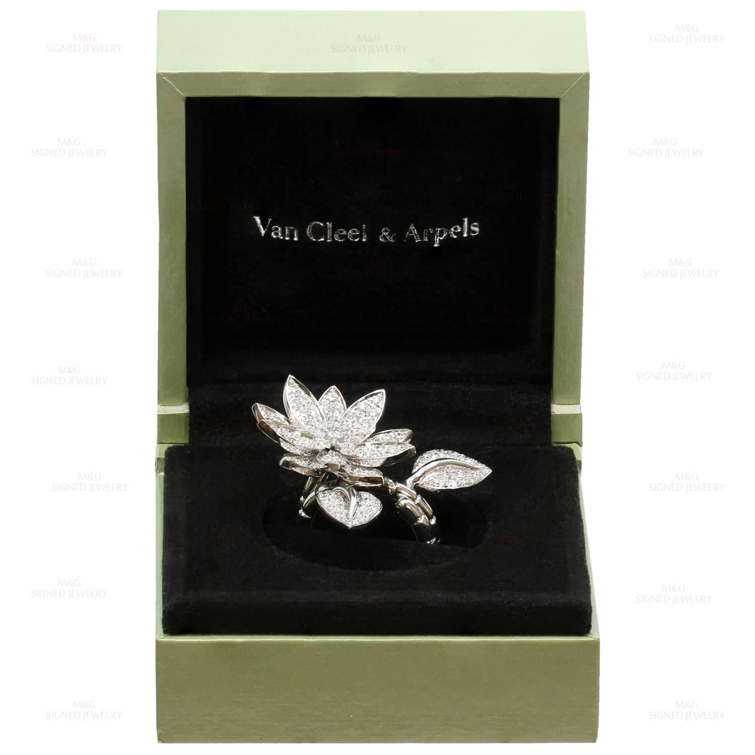 Van Cleef & Arpels Lotus Between the Finger Diamond White Gold Ring In Excellent Condition In New York, NY