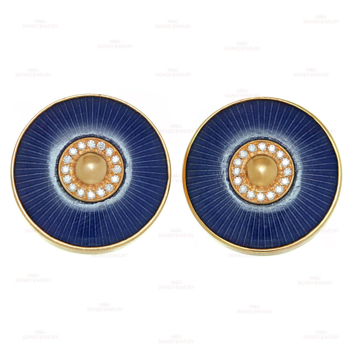 These stunning Cartier cufflinks from the Sunshade Decor collection are made in 18k rose gold and feature a round striped blue enamel design accented with brilliant-cut round E-F VVS2-VS1 diamond of an estimated 0.15 carats. Made in France.