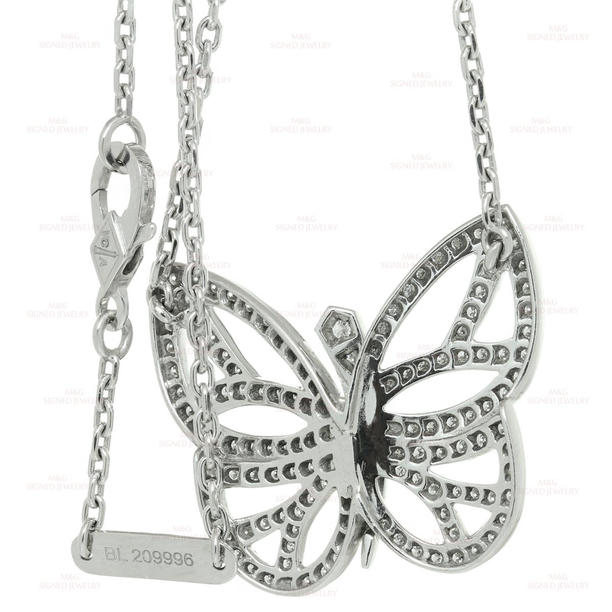 Van Cleef & Arpels Flying Beauties Diamond Gold Butterfly Pendant Necklace In Excellent Condition In New York, NY