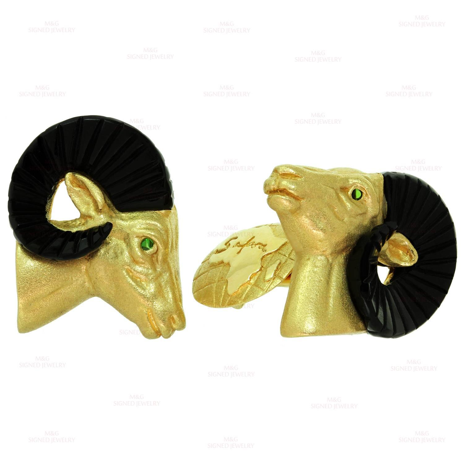 Safari Curved Onyx Emerald Yellow Gold Rams Head Cufflinks In Good Condition In New York, NY