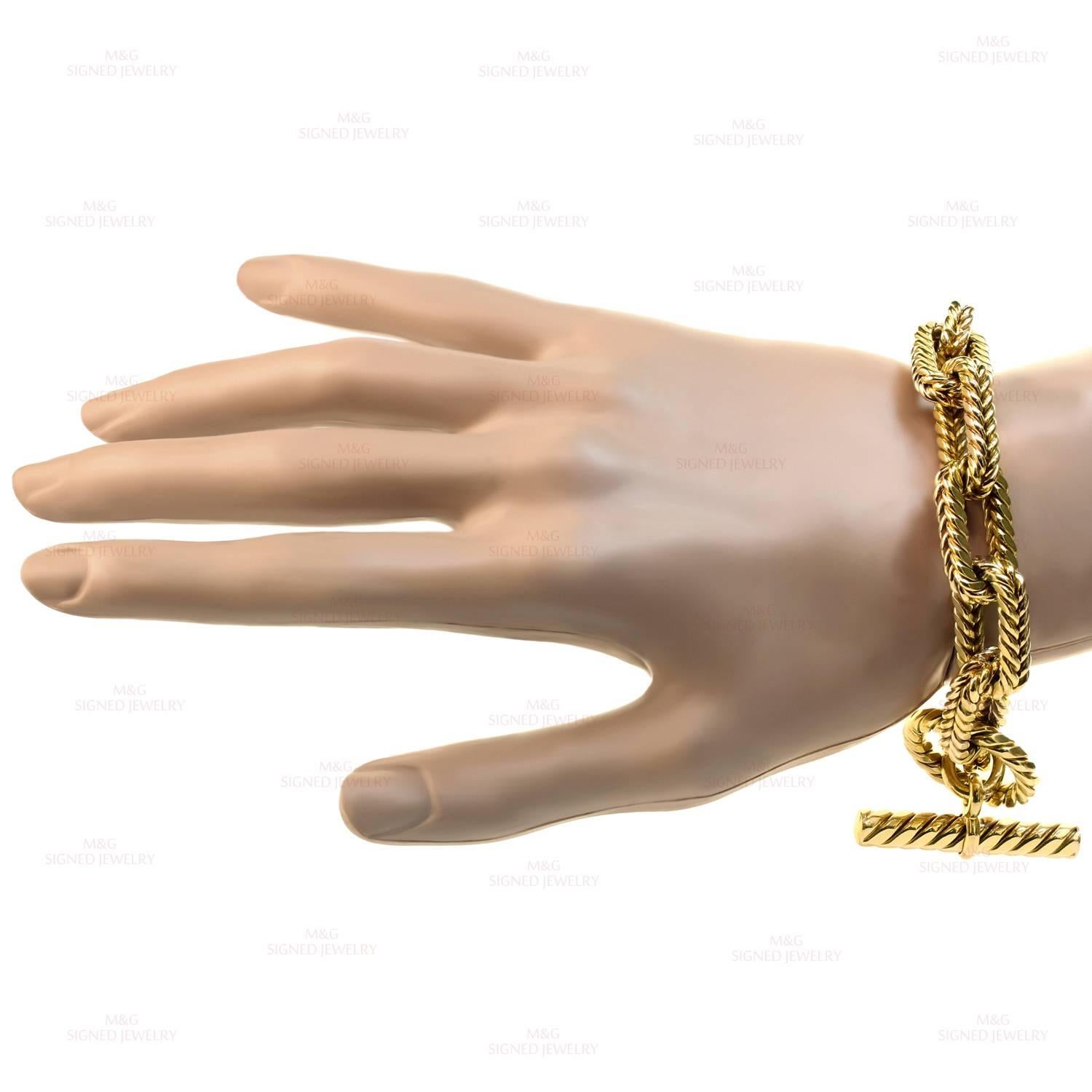 Toggle Clasp Yellow Gold Ridged Rectangular Link Bracelet In Good Condition In New York, NY