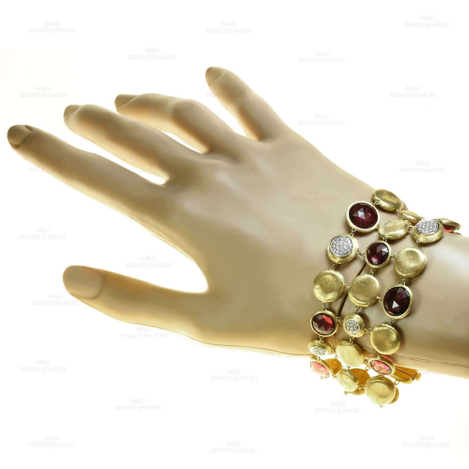 Marco Bicego Jaipur Diamant-Granat-Armband aus 18 Karat Gelbgold, dreireihig im Zustand „Hervorragend“ im Angebot in New York, NY
