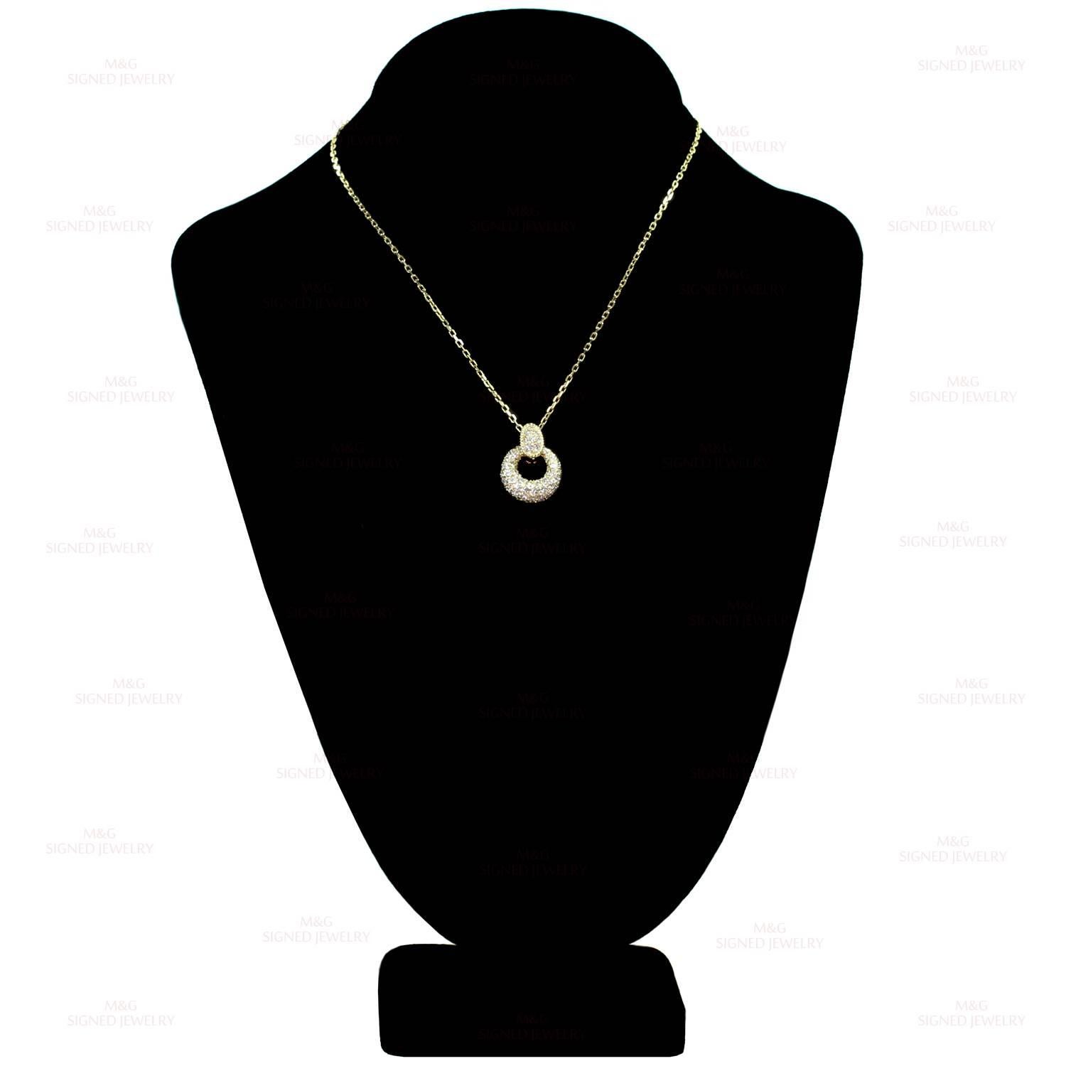 Women's Van Cleef & Arpels Diamond Onyx 18 Karat Yellow Gold Pendant Necklace