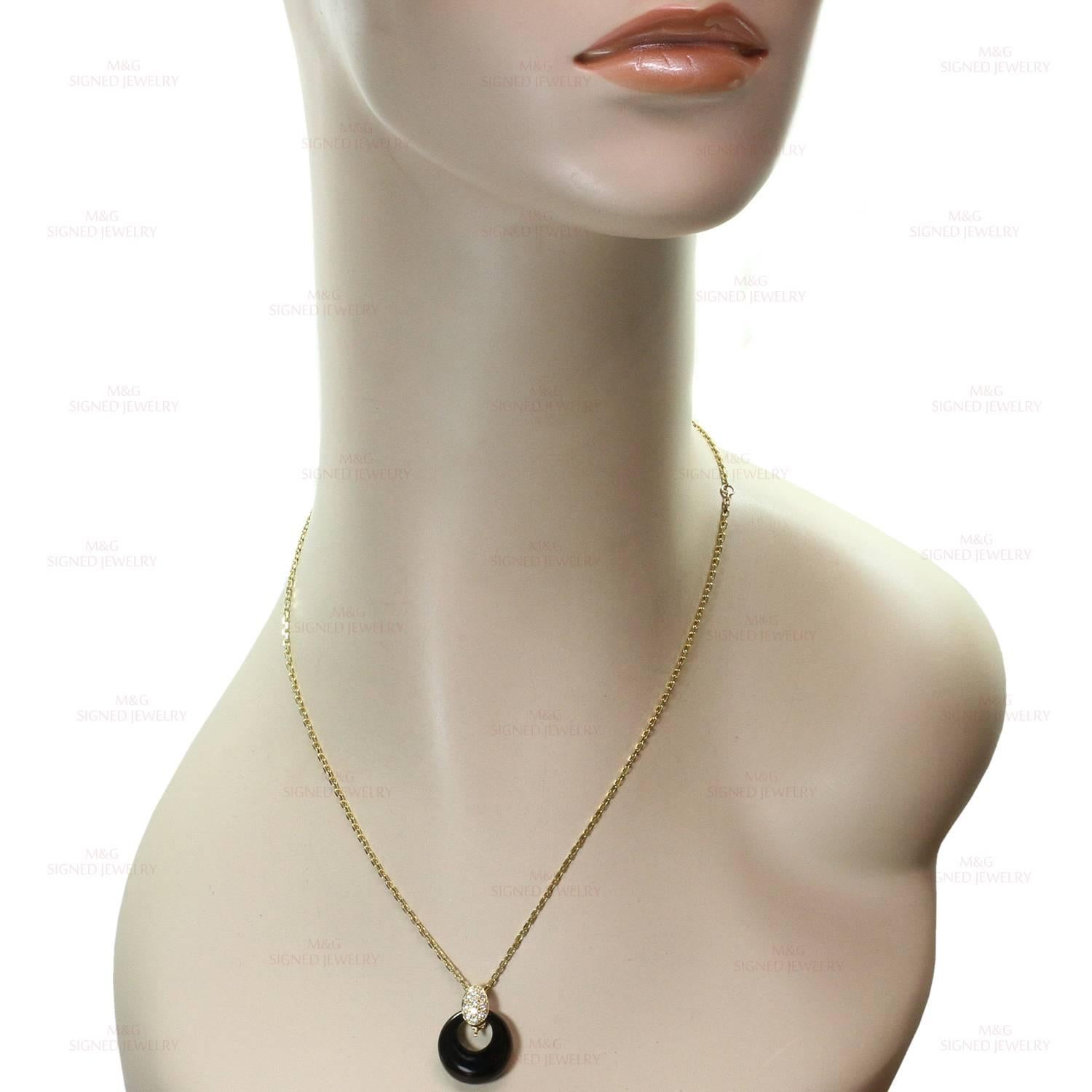 Van Cleef & Arpels Diamond Onyx 18 Karat Yellow Gold Pendant Necklace In Good Condition In New York, NY