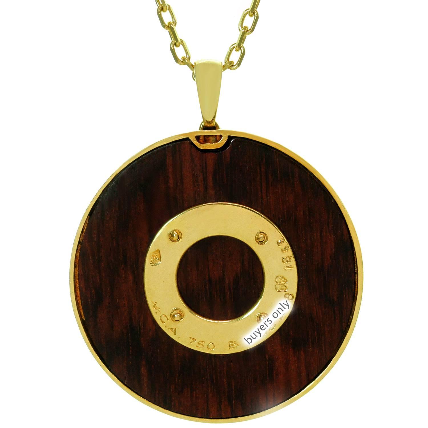 Van Cleef & Arpels Lucky Clover Wood Yellow Gold Pendant Necklace 1