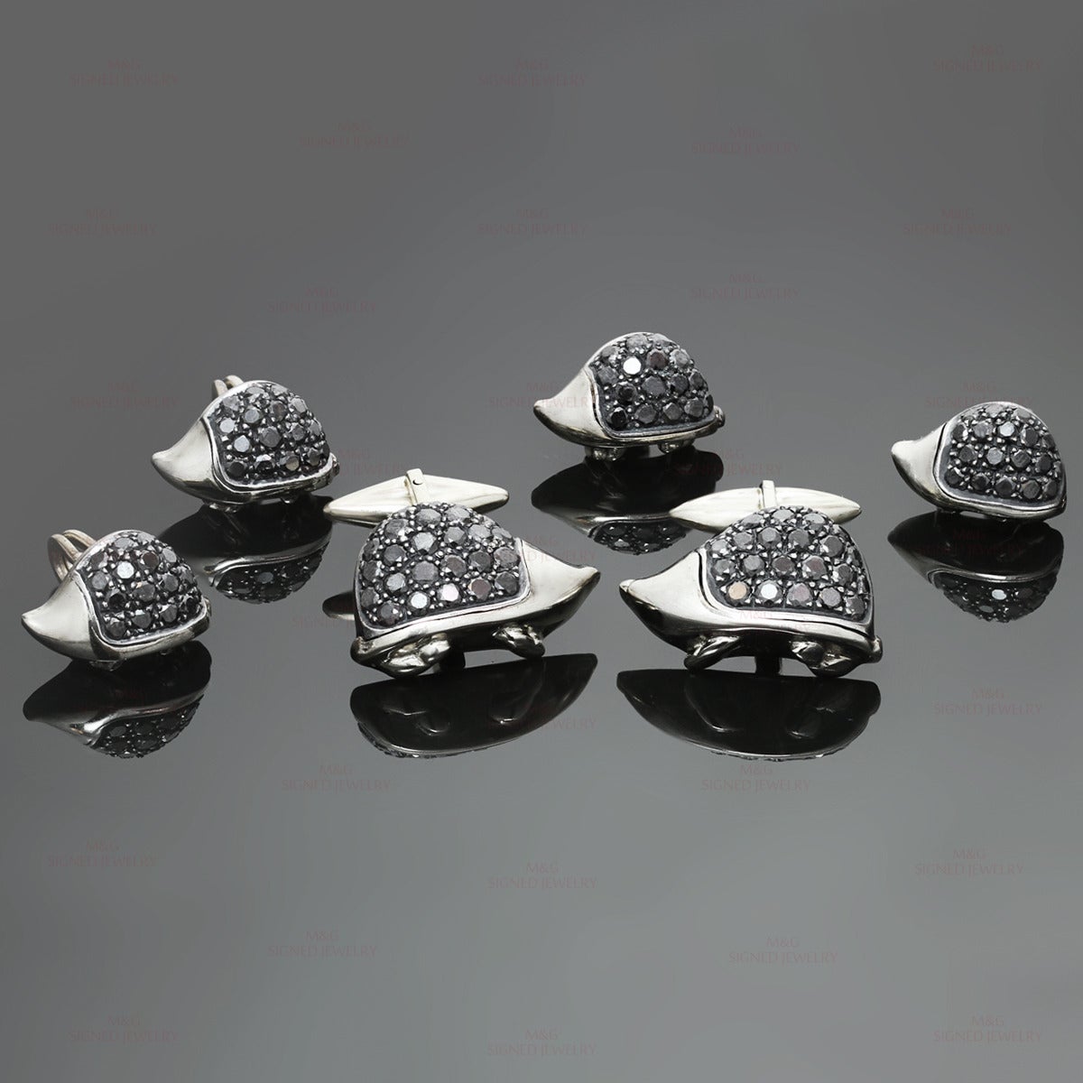 This fabulous De Grisogono cufflinks and studs set is crafted in 18k gold sterling silver in shape of porcupines/hedgehogs and elegantly set with black diamonds. Made in United States circa 1980s. Measurements: 0.43