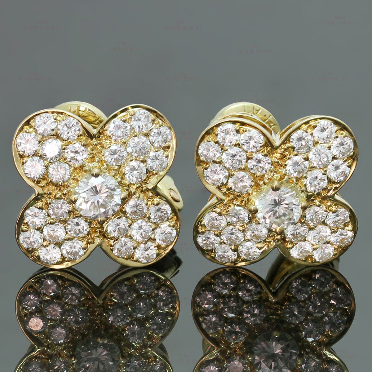 1990s Van Cleef & Arpels Large Trefle Diamond Gold Earrings 2