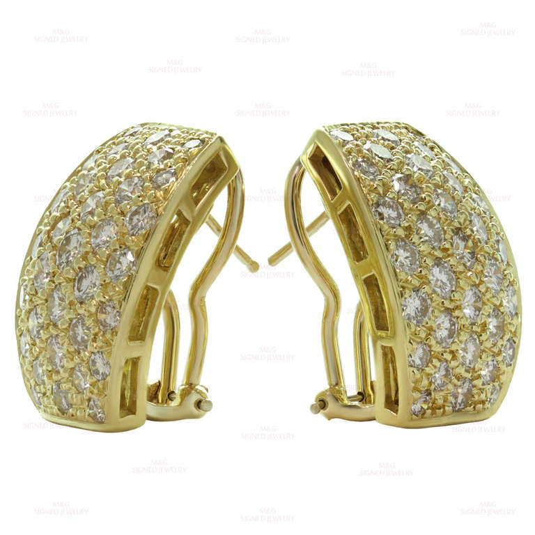 Orecchini in oro giallo italiano con diamanti In condizioni ottime in vendita a New York, NY