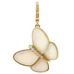 VAN CLEEF & ARPELS Diamond Mother of Pearl Butterfly Yellow Gold Pendant Charm