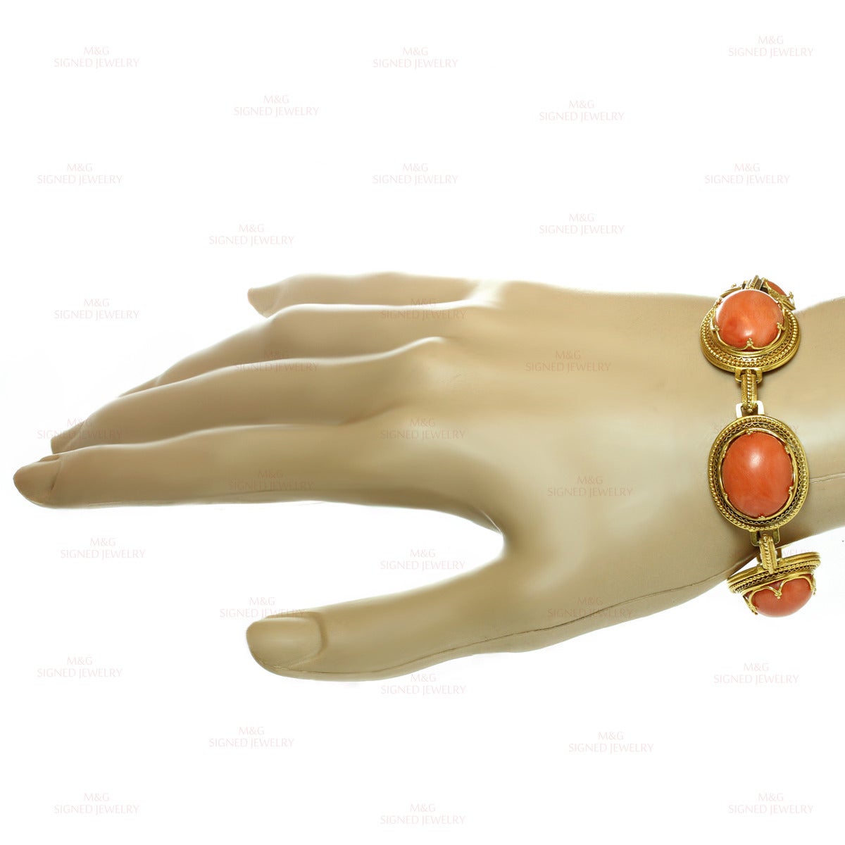 Victorian Natural Red Coral Gold Filigree Link Bracelet In Good Condition In New York, NY