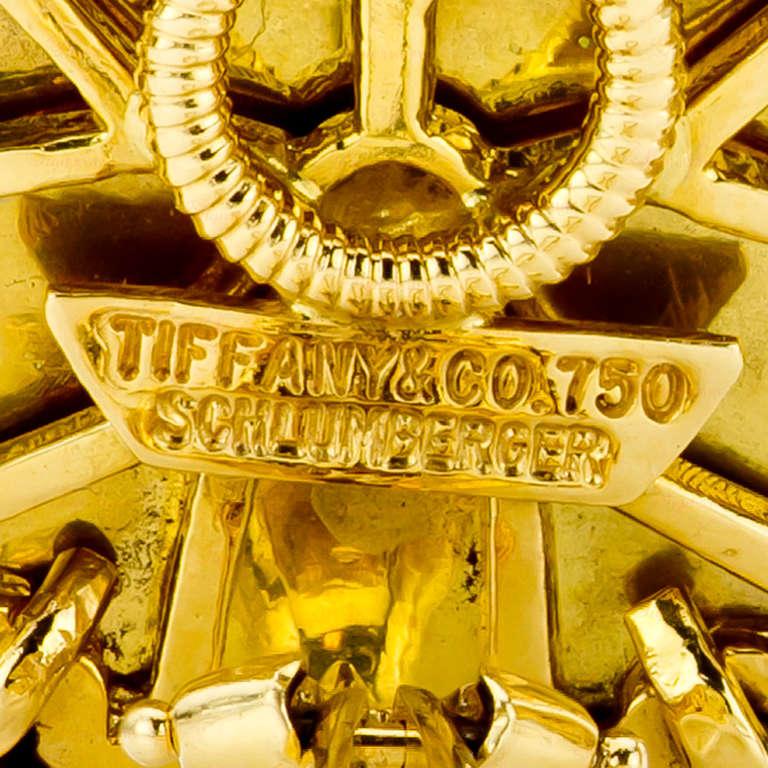 Tiffany & Co. Boucles d'oreilles à clip Schlumberger en or et émail bleu en vente 1