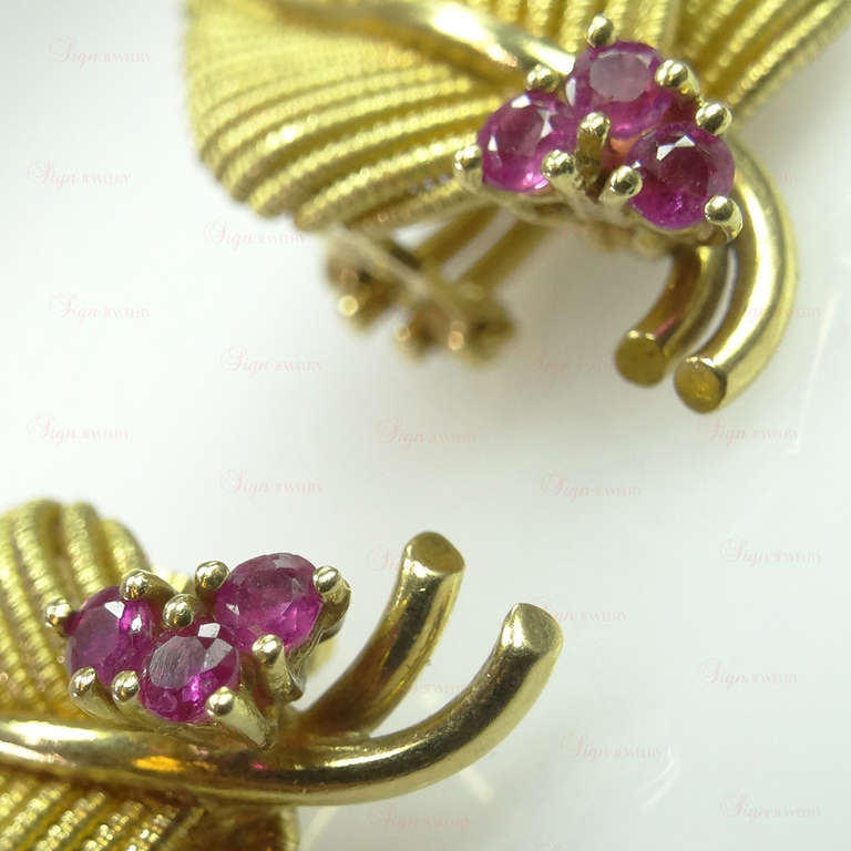 TIFFANY & CO. Ruby Yellow Gold Leaf Brooch & Earrings Set 2