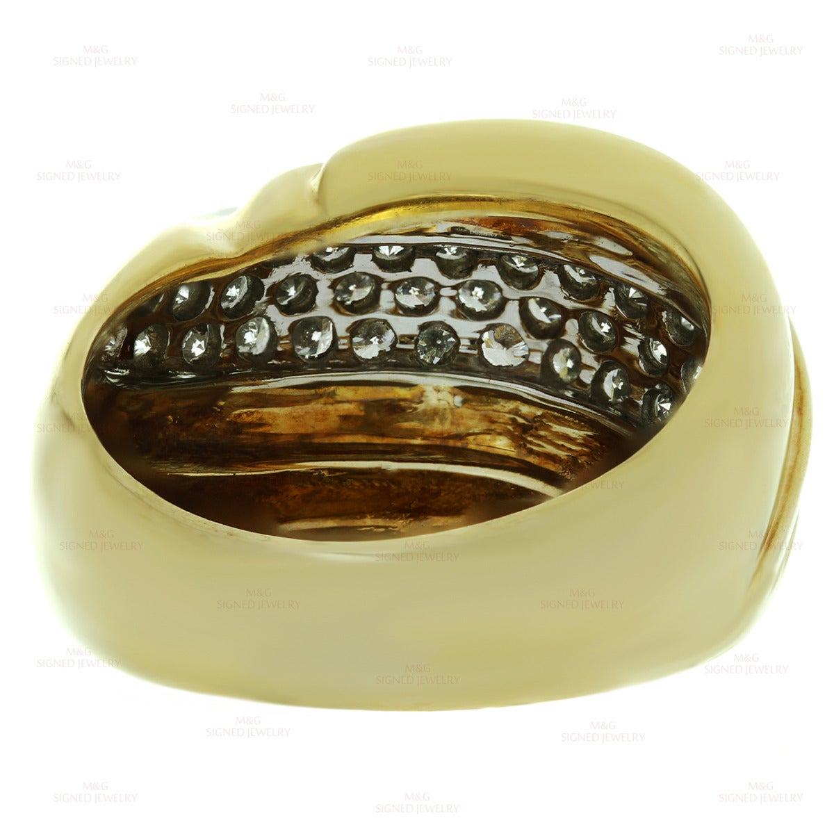 Bague dôme en or jaune et blanc avec diamants, années 1990 en vente 2