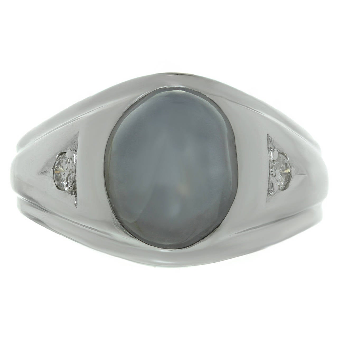 1980s Diamond Star Sapphire White Gold Ring For Sale