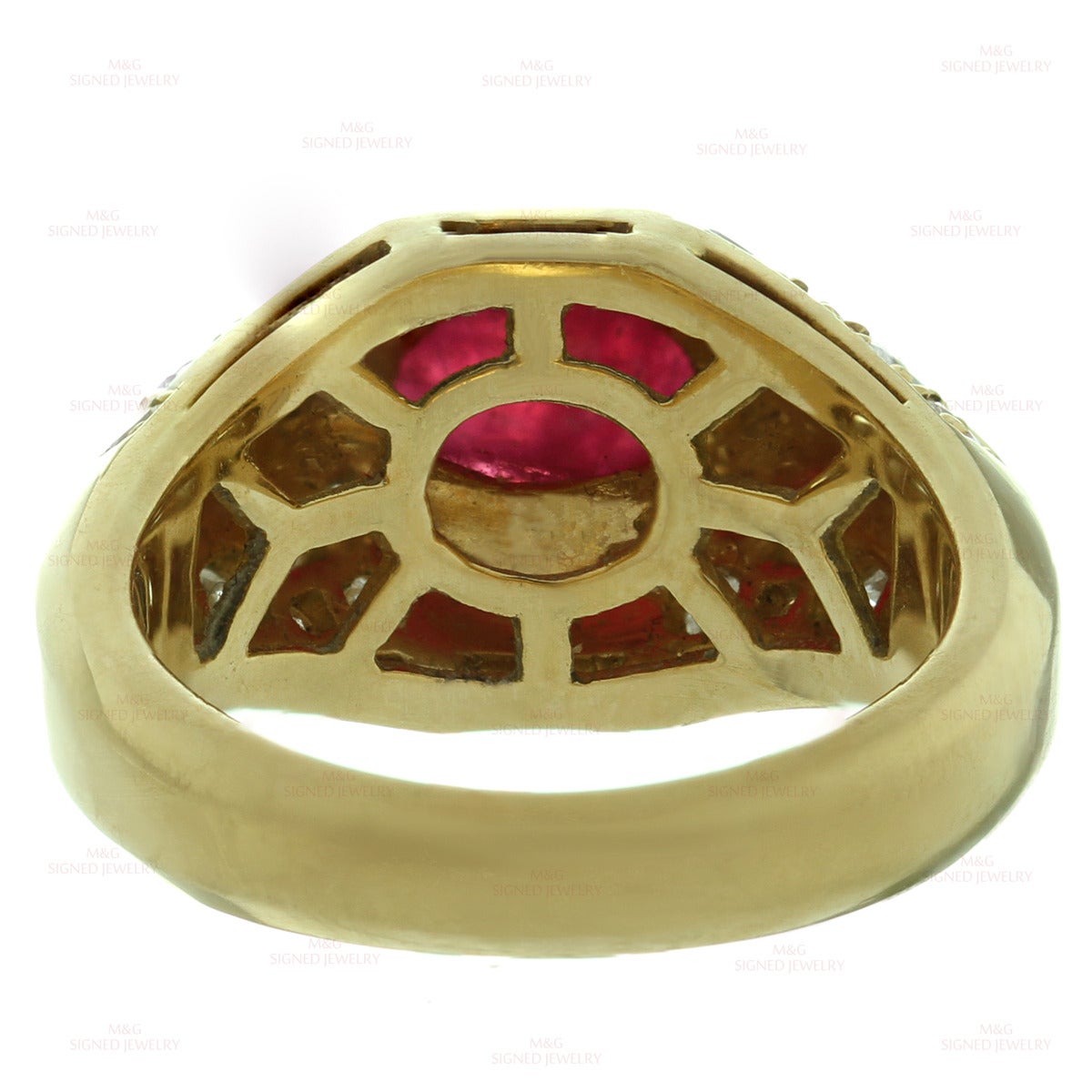 1980s Bulgari Ruby Diamond Gold Ring In Excellent Condition In New York, NY