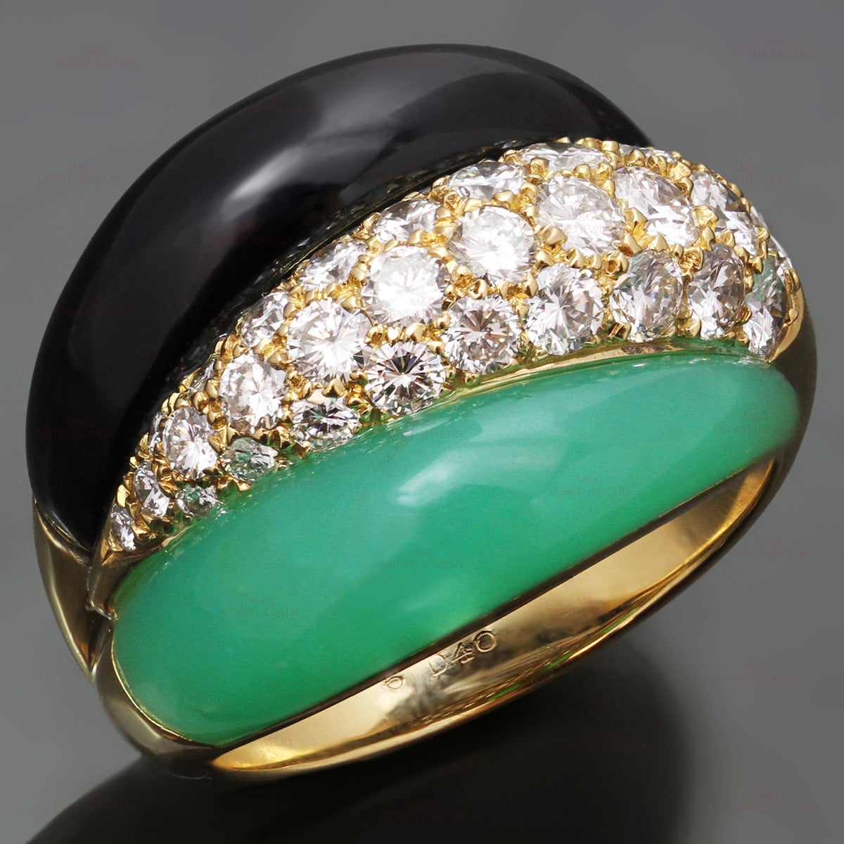 1990s Van Cleef & Arpels Chrysphrase Black Onyx Diamond Gold Ring In Excellent Condition In New York, NY