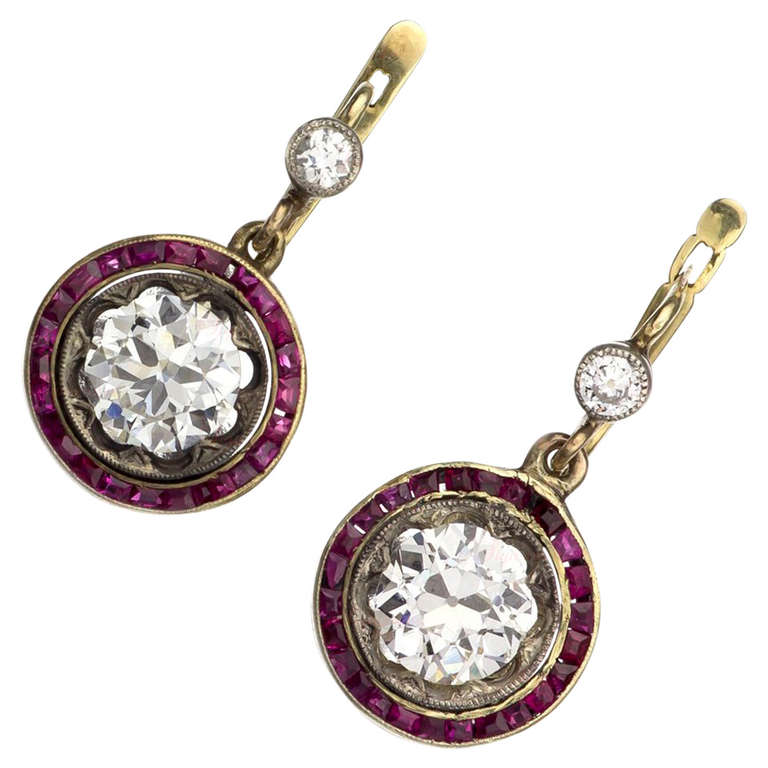 Boucles d'oreilles Belle Époque des années 1890 en or jaune, diamant, rubis et platine