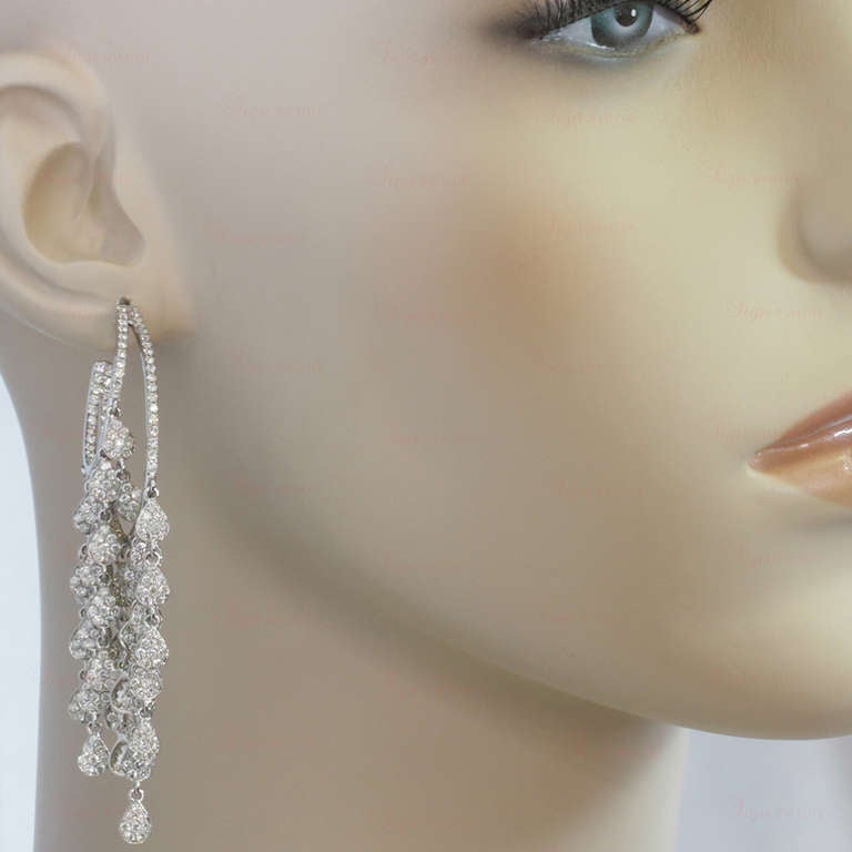 Moderne Diamant-Weißgold-Chandelier-Ohrringe im Zustand „Hervorragend“ im Angebot in New York, NY