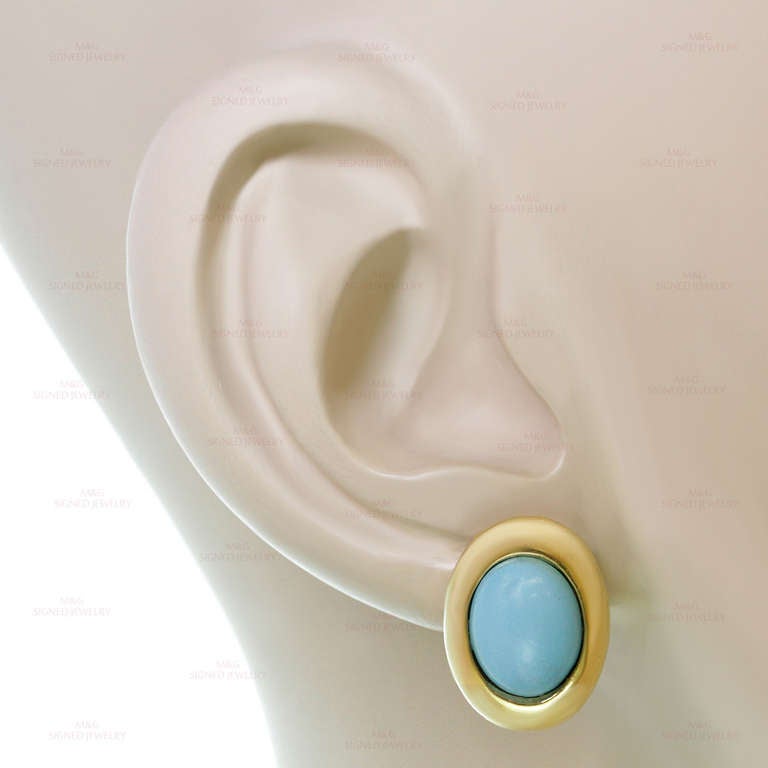 Turquoise Yellow Gold Oval Lever-Back Earrings In Excellent Condition In New York, NY