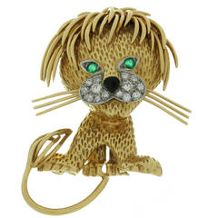 VAN CLEEF and ARPELS Emerald Diamond Gold Large Model Lion Brooch at ...